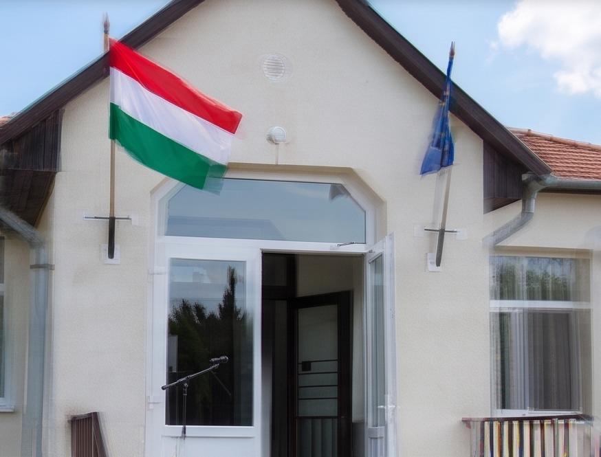 Iskola Bejárat